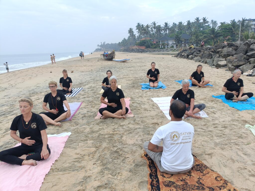 retraite de yoga en français en inde